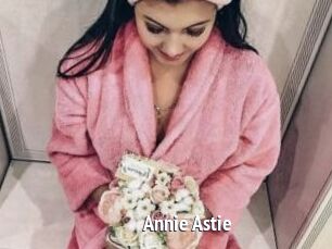Annie_Astie