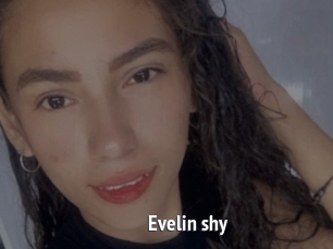 Evelin_shy