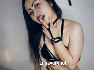 Lunaveryhot