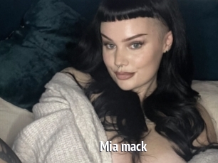 Mia_mack