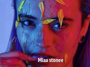 Miaa_stonee