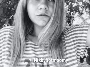 Nikkyhotmoomy