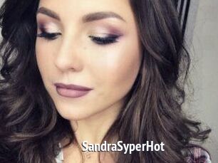 SandraSyperHot