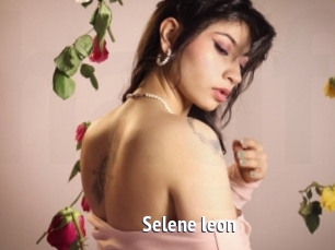 Selene_leon